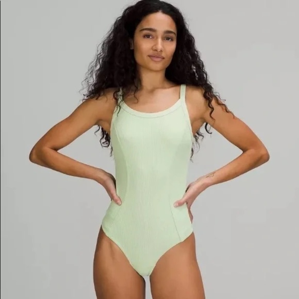 Lululemon Ribbed Yoga Bodysuit size 2/4 Creamy Mint CRMM